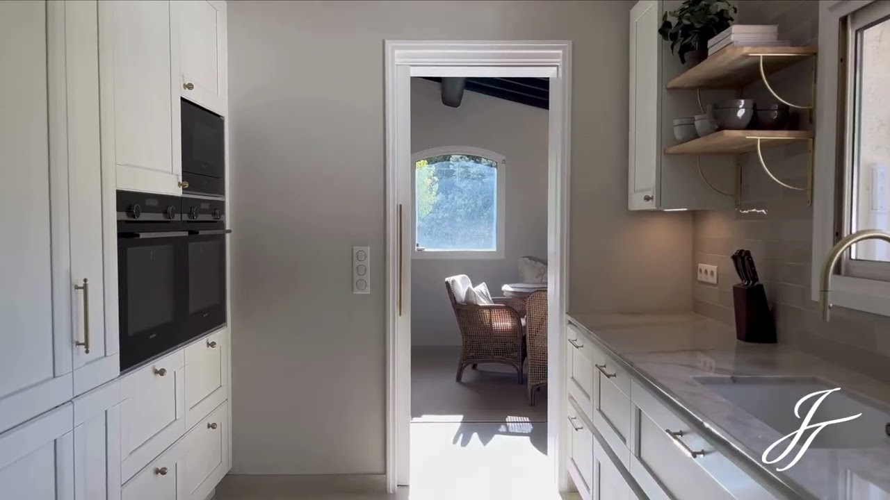 Villa For Sale - John Taylor Valbonne