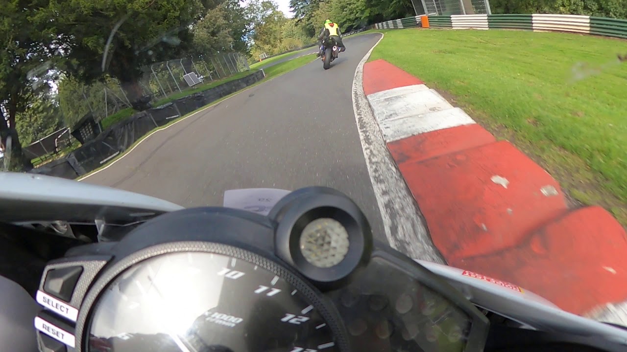 R1 big bang Cadwell Park inters