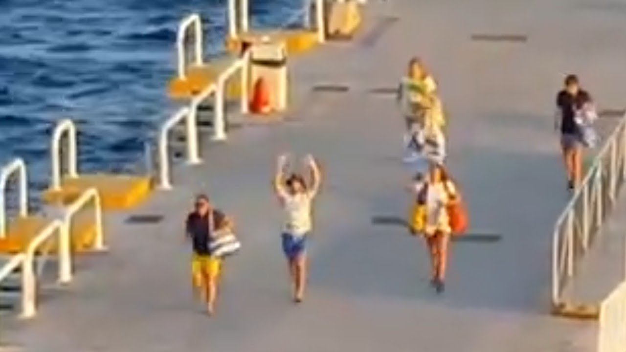 Top 10 Epic Cruise Pier Runners: Hilarious Moments, Close Calls, and Unbelievable Escapes