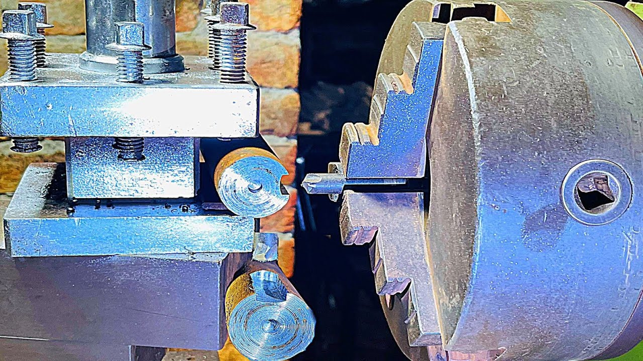 How to make KEYWAY on the Lathe machine || wonderful process of making KEYWAY on small Lathe machine