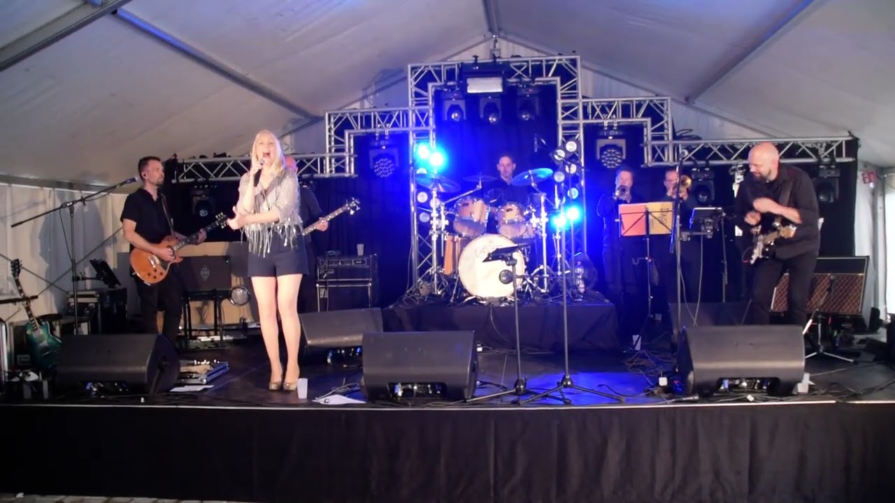 Daisy & The Diamonds - Should I Stay or Should I go