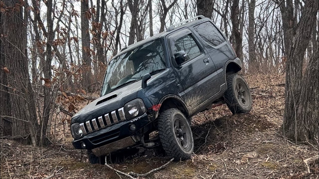 Suzuki Jimny по Русскому Острову