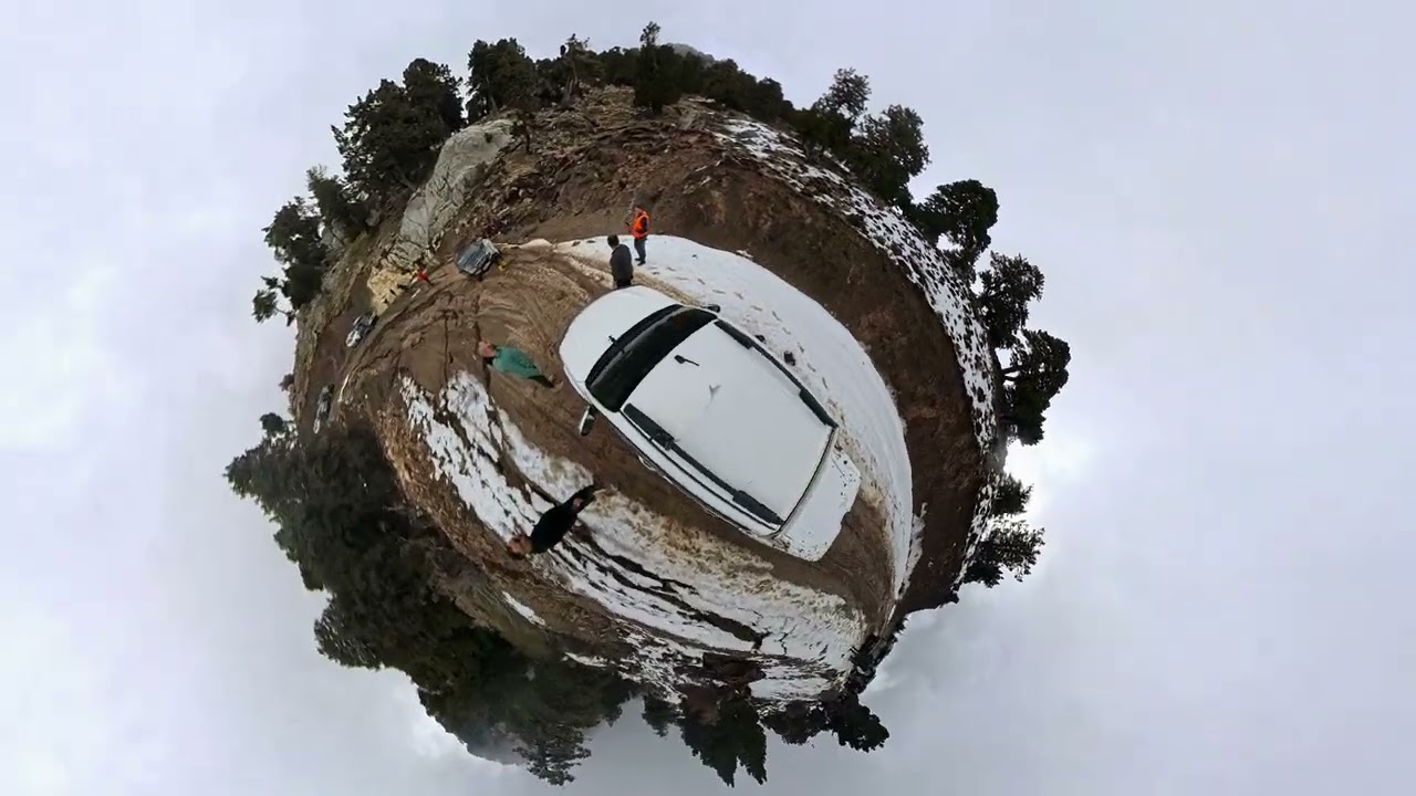 Sanyong yolda çamura battı, Toyota Hilux tek hamlede çekti! 💪😂. 