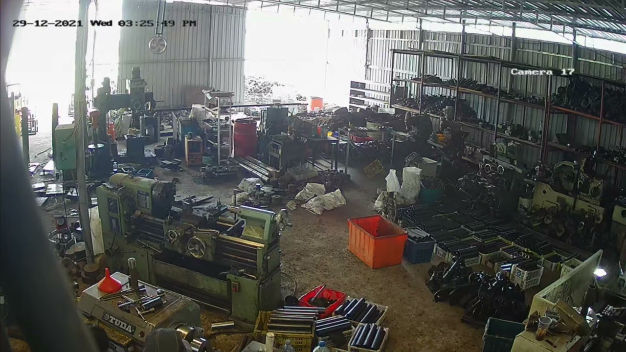 lathe accidents but luckily!!!  #accident #cncmill #cncmachine #machine #cncturning #mechanical