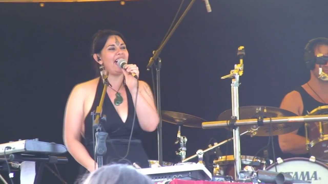 Mihirangi Performing at Te Kaha 2013