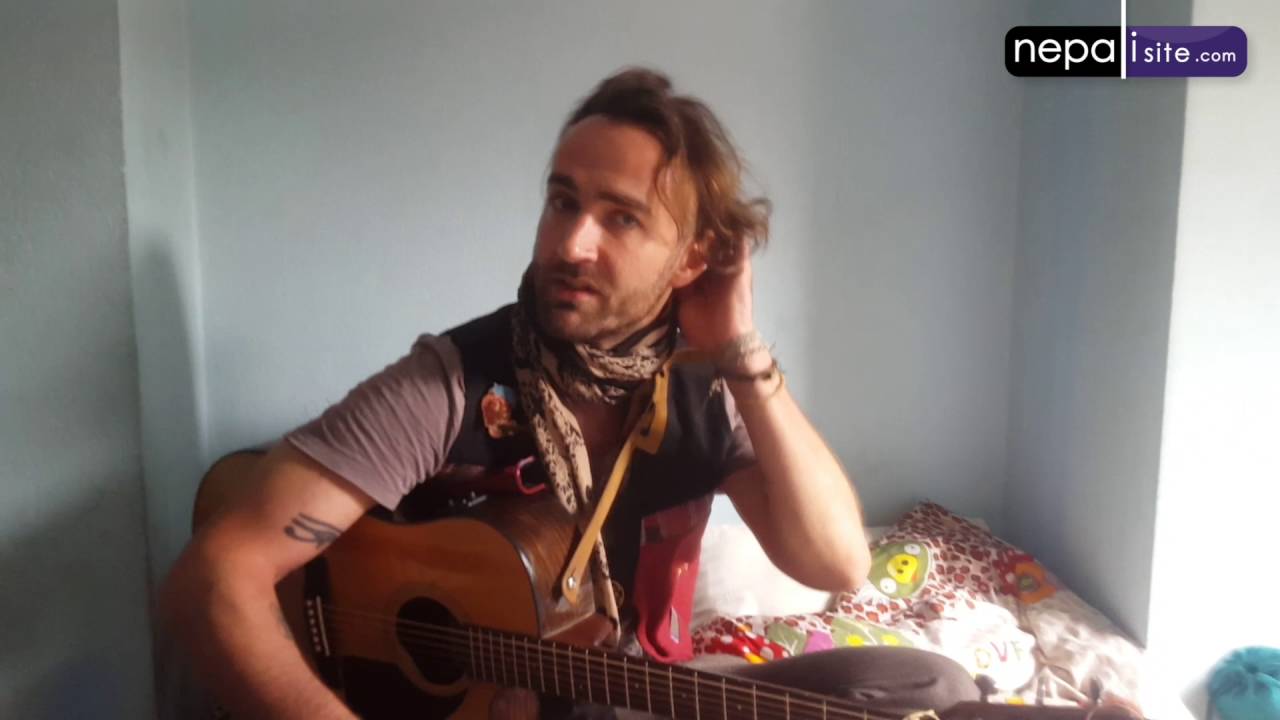 Interview with street musician Alexander Slocombe in Nepal