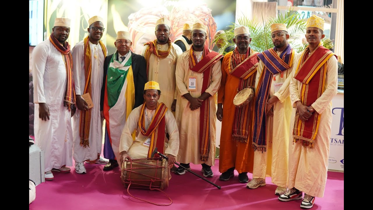 GROUPE SAMBE DE MBENI en France présent les Comores au salons du Tourisme à Paris Porte de Versaille