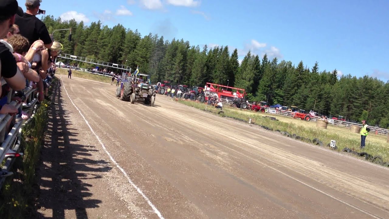 Traktorpulling i Målilla 2012 Ford 5000