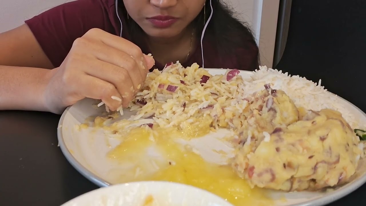 Eating Rice With Spicy Aloo Bhorta, Dal Bhorta, Aam Chutney || #mukbang #bongukfoody #food #eating