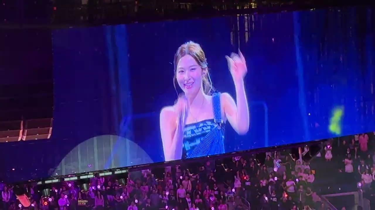260218 TWICE (트와이스) SIGNAL + GOODBYES NEW YORK D1