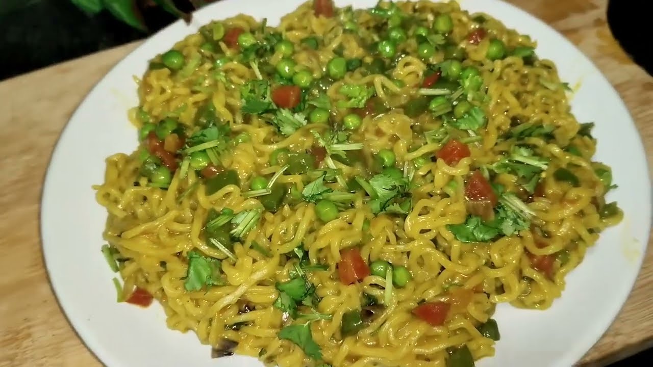 Maggi ammi ki hath ki bhute hi testy AK baat jroor dhekhe😋#food #maggie#long 
