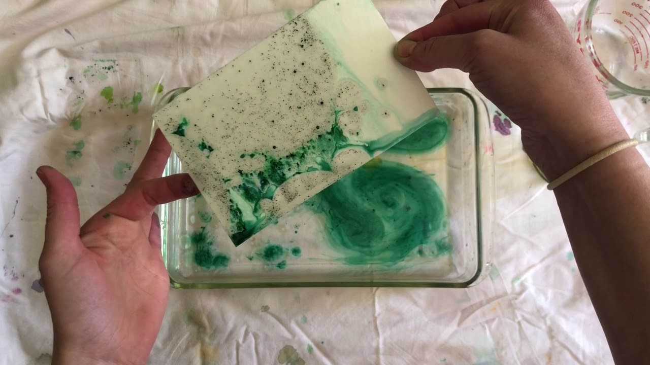 Marbling With Oil and Food Coloring