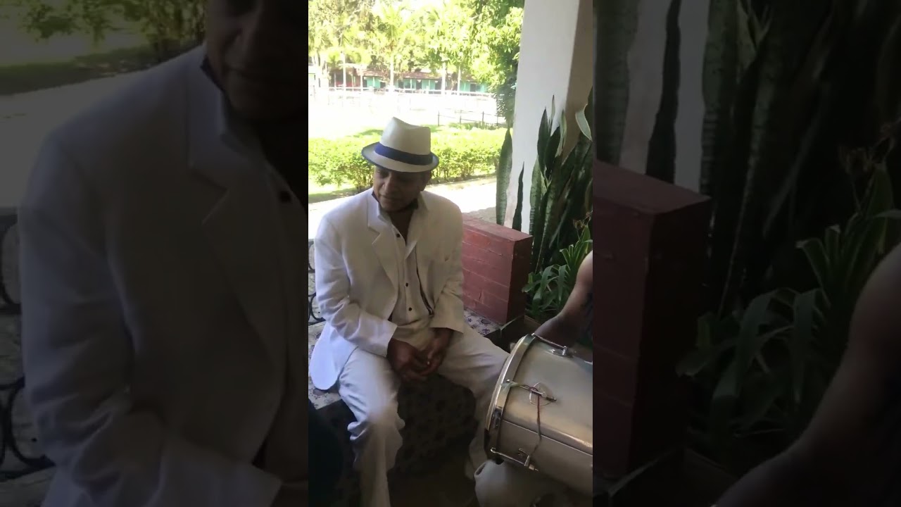 P&Eacute;RICLES E VELHA GUARDA DA PORTELA #sambaraiz #samba #portela #velhaguarda