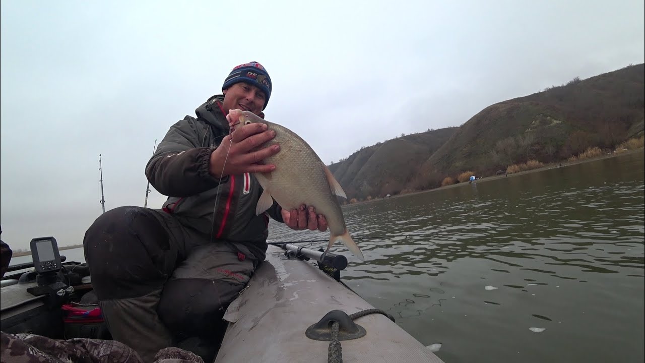 лещ на Дону с лодки 🐋🎣📽️💥в конце ноября #рыбалка #дон #fishing #осень #лещ #донка #рыба #топ 