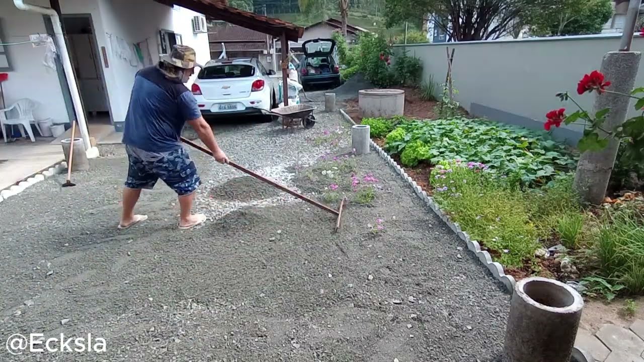 Video 09-11-2024 3 de 3 Reformando a área dos fundos da casa