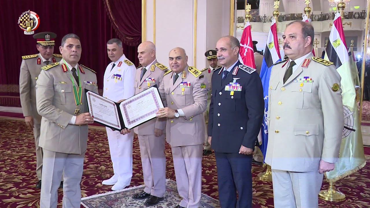 الفريق أول صدقى صبحى يكرم القادة المحالين للتقاعد