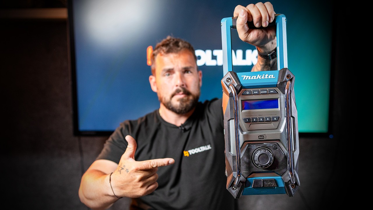 Makita MR003GZ 230V or 12/18/40V DAB+ FM Site Radio Unboxing