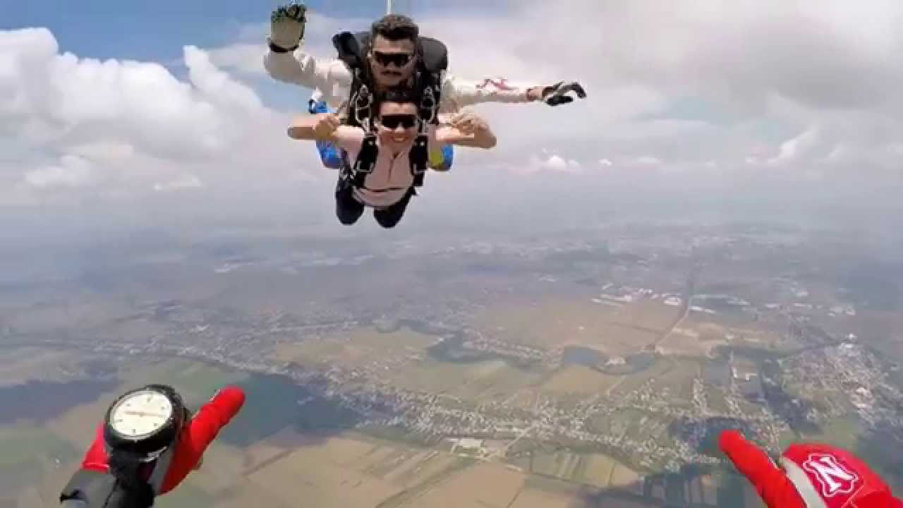 Salt parasuta tandem Corina Bega