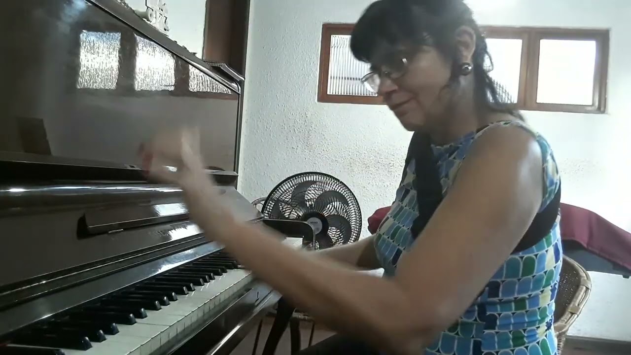 Preto no branco -Ninguém explica Deus.