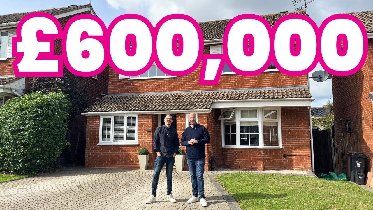 Detached family home on Overbury Avenue in Emmbrook Wokingham