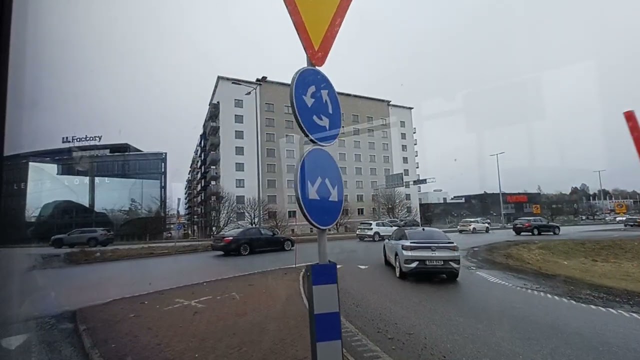 Buss 612 Från Kista Centrum Till Arninge Station 