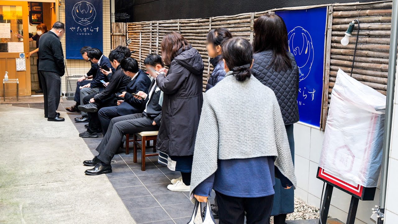 ３時間で殺到１２０人。ワンオペ天ぷら職人が営む大阪行列うどん屋丨Tempura and Udon Restaurant : Japanese style