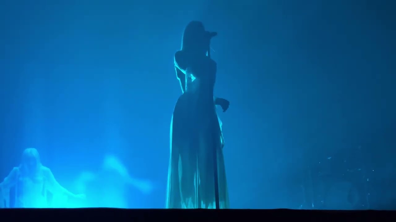 Aurora Live Churchyard, Chicago, November 29, 2024