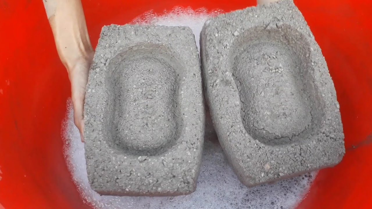 Charment gritty hole shapes crumbling in foamy water ASMR tub+dry ASMR crumbling video 🔥💦🥺💯