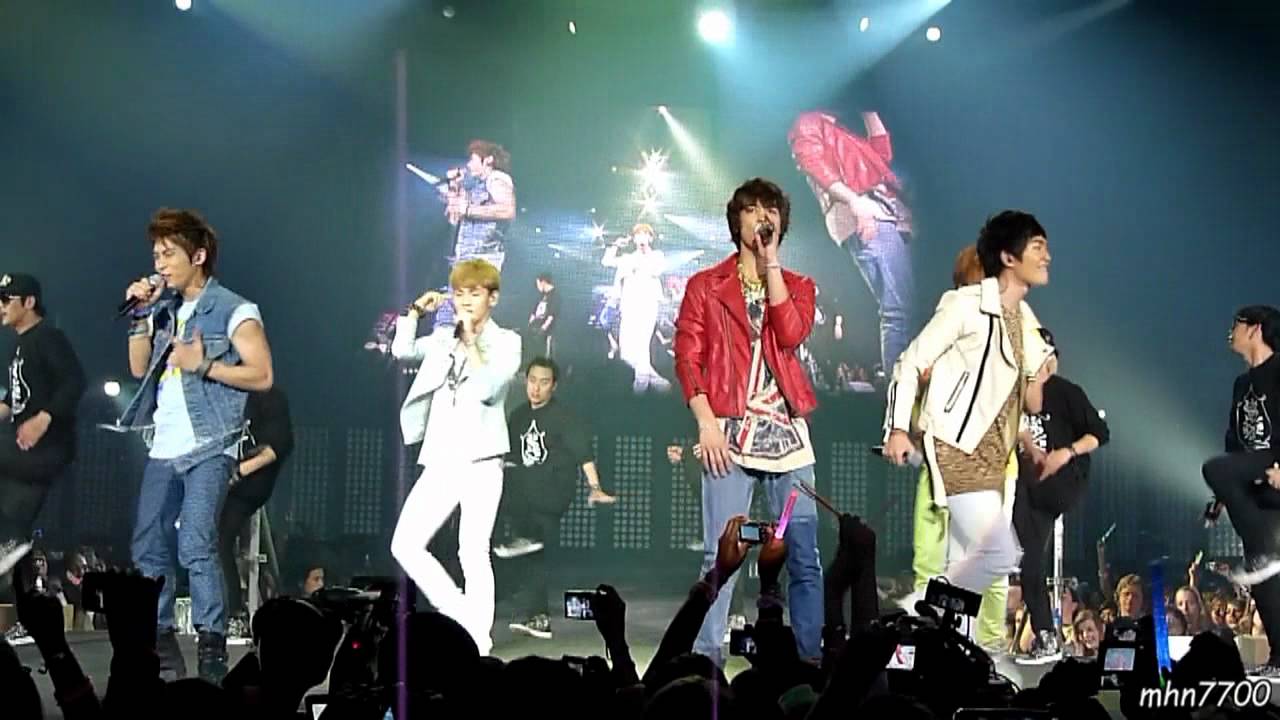 [HD fancam] 110610 SHINee - ment + 누난 너무 예뻐 + Get Down + 줄리엣 @ SMTown Paris