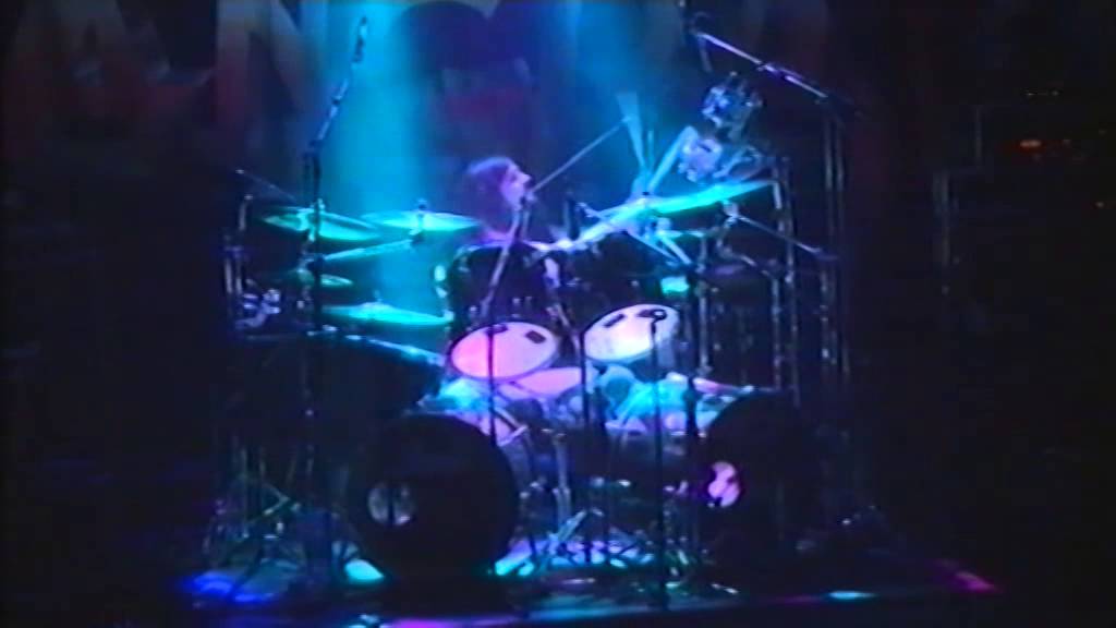 Angra (1995) Interview + Live At  La Locomotive