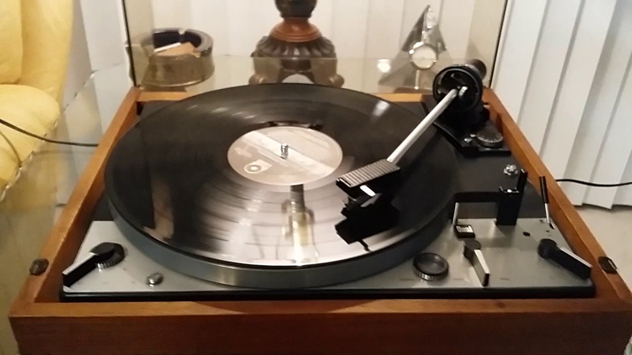 Dual 1229 turntable