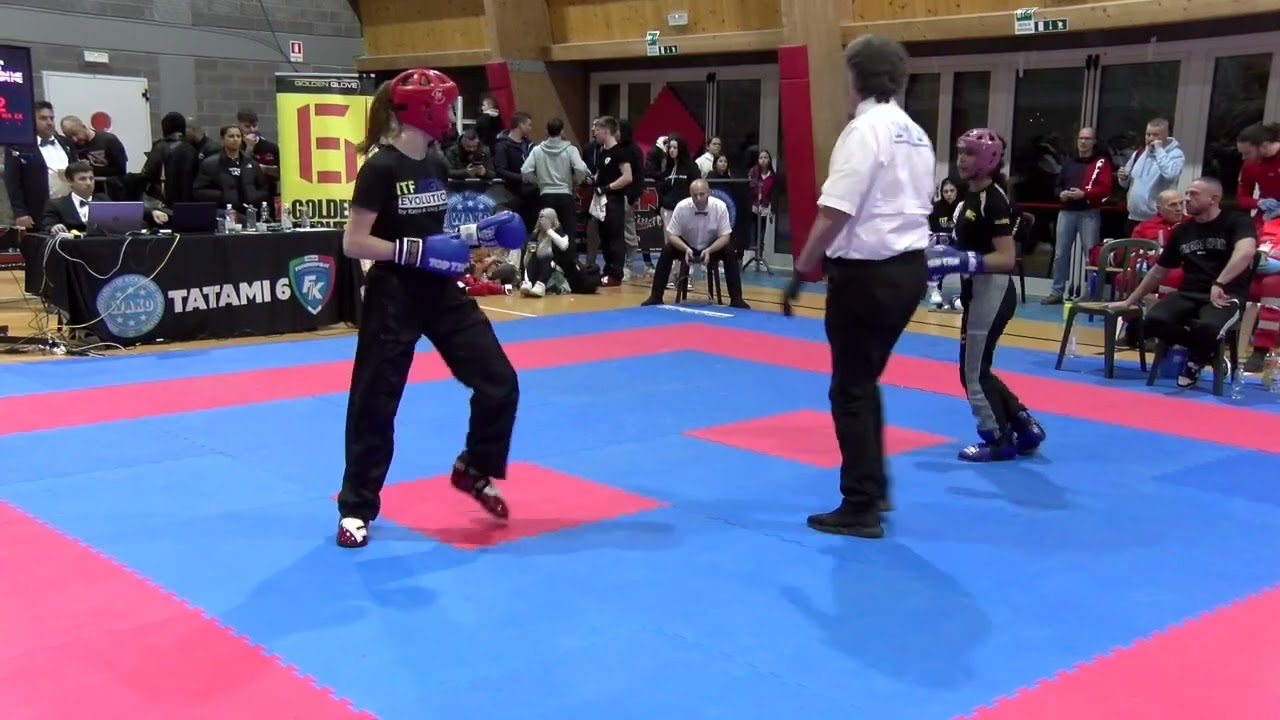 Kira Chekis v Teia Doyle Golden Glove 2024