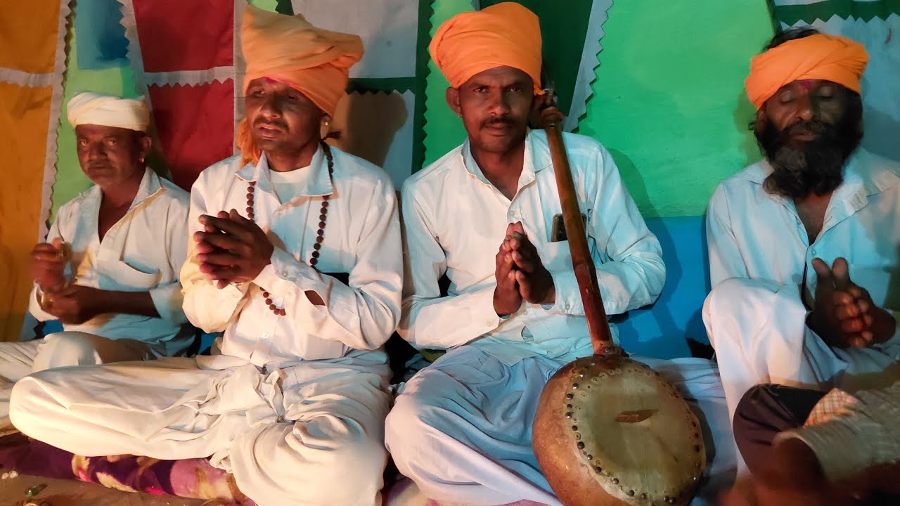 सतुरा महराज सोमा महराज पाट सेवा भजन करते हुए देवचन्द ताबियाड के घर ऊबली कसारीया गलियाकोट 
