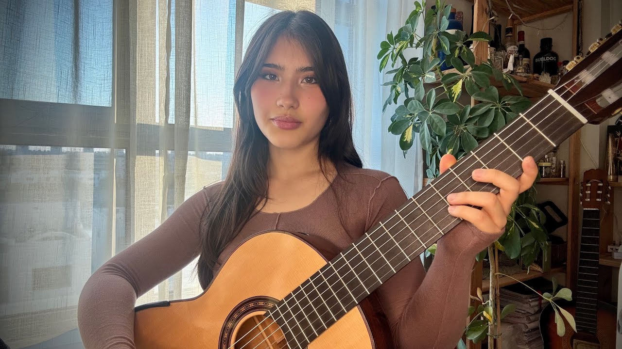Un Dia de Noviembre  | Leo Brouwer | Played by my daughter Stella