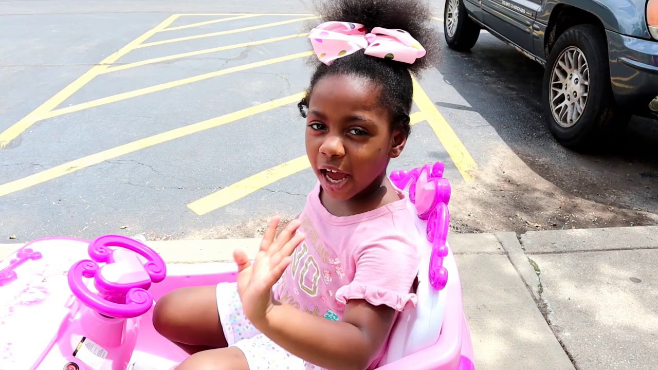 LIVI Horse/Carriage REVIEW DISNEY 6V Huffy Royal Princess girl toy & Mom's 2020 TOYOTA RAV4 LE auto!