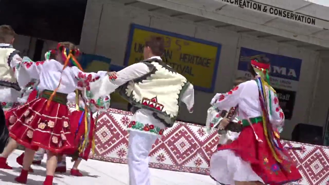 Ukrainian Festival in Yonkers .. Children Dancing