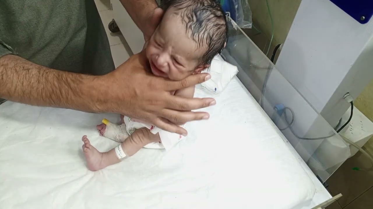 Bronchiolitis Baby First Bottle Feeding 🍼  NICU Care & Initial Assessment Neonatal Nursing Guide