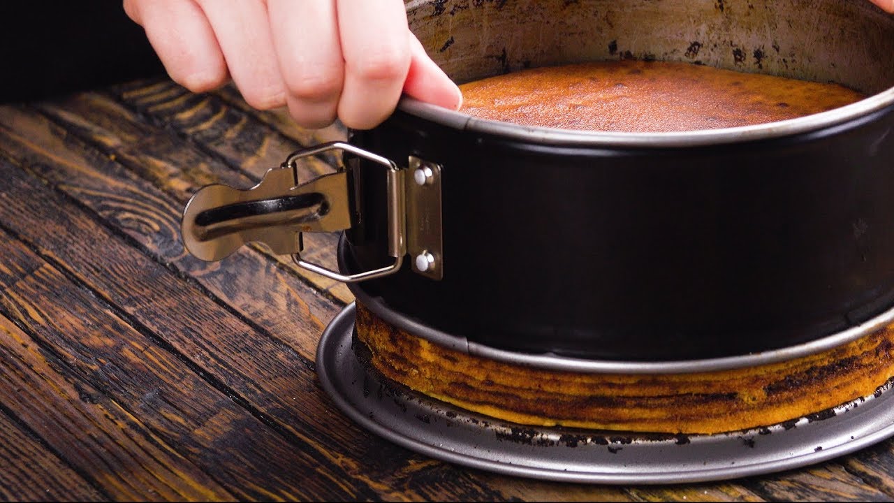 Festlichen Baumkuchen backen mit unserem Weihnachts Rezept!