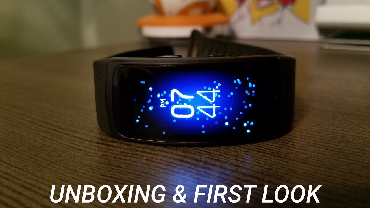 Gear Fit 2 Unboxing & First Look