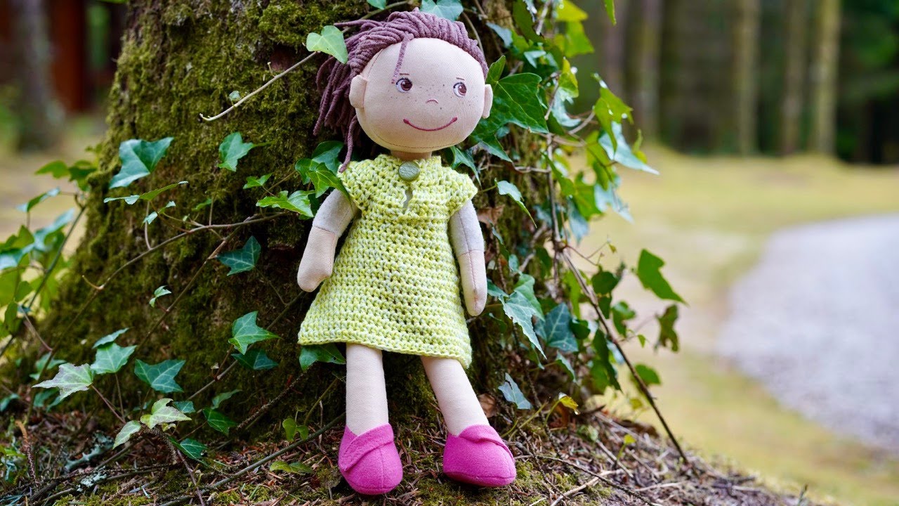 Puppenkleid häkeln mit Rundpassé und Knopfloch | für Anfänger | Woolpedia