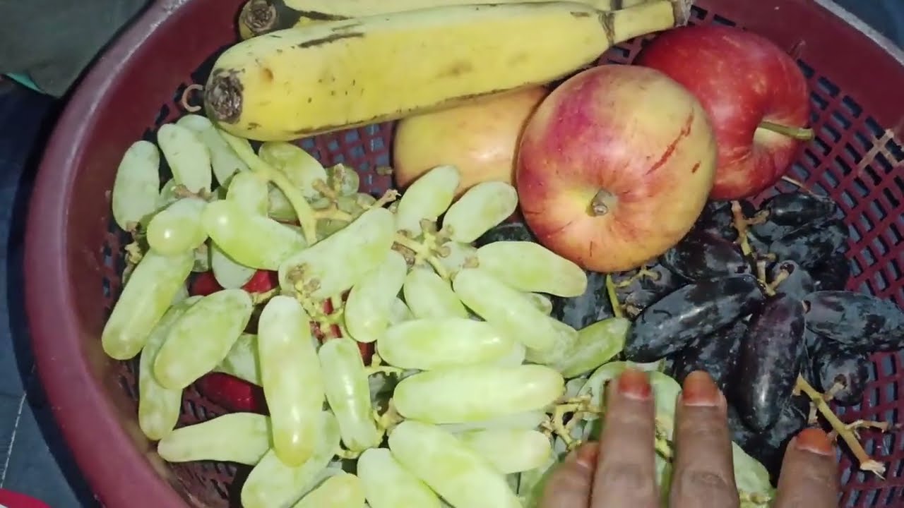 #fruits#Apple#black beauty green grapes 🍇 banana