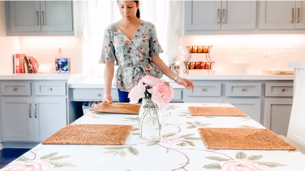 Homemaking Week in the Life | The Art of the Tablecloth