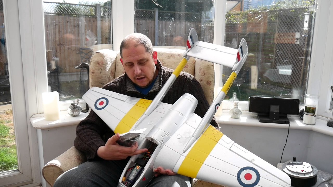 Durafly DH 100  Vampire review - inc Rudder Mod