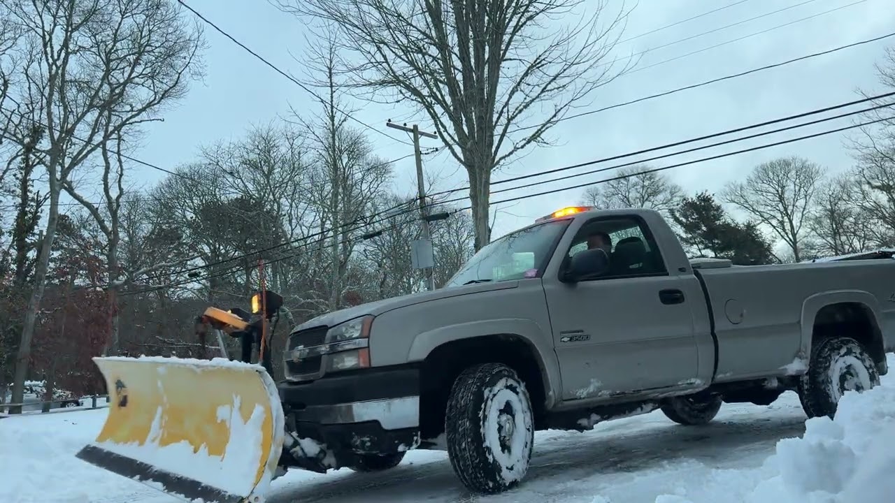 Pushing Snow 8.1L Silverado 3500