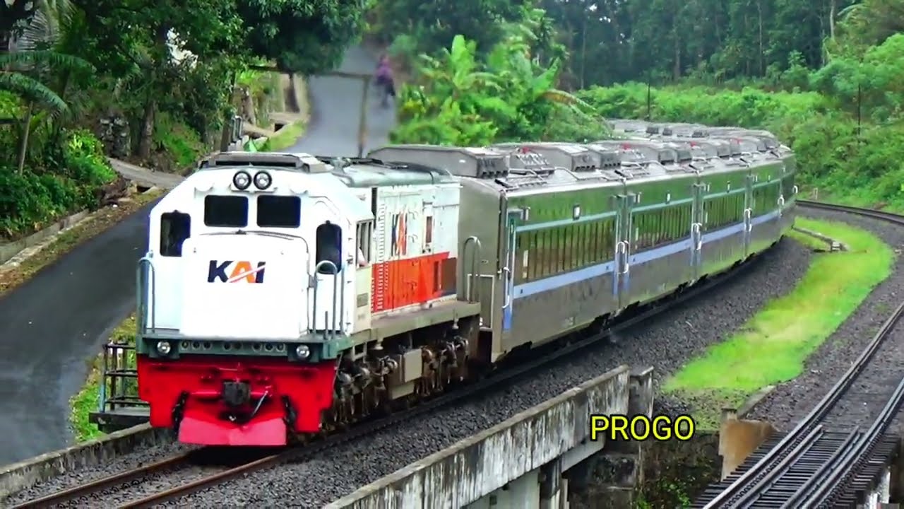 Menemukan 15 kereta api panjang meliuk indah di candi negara daop 5