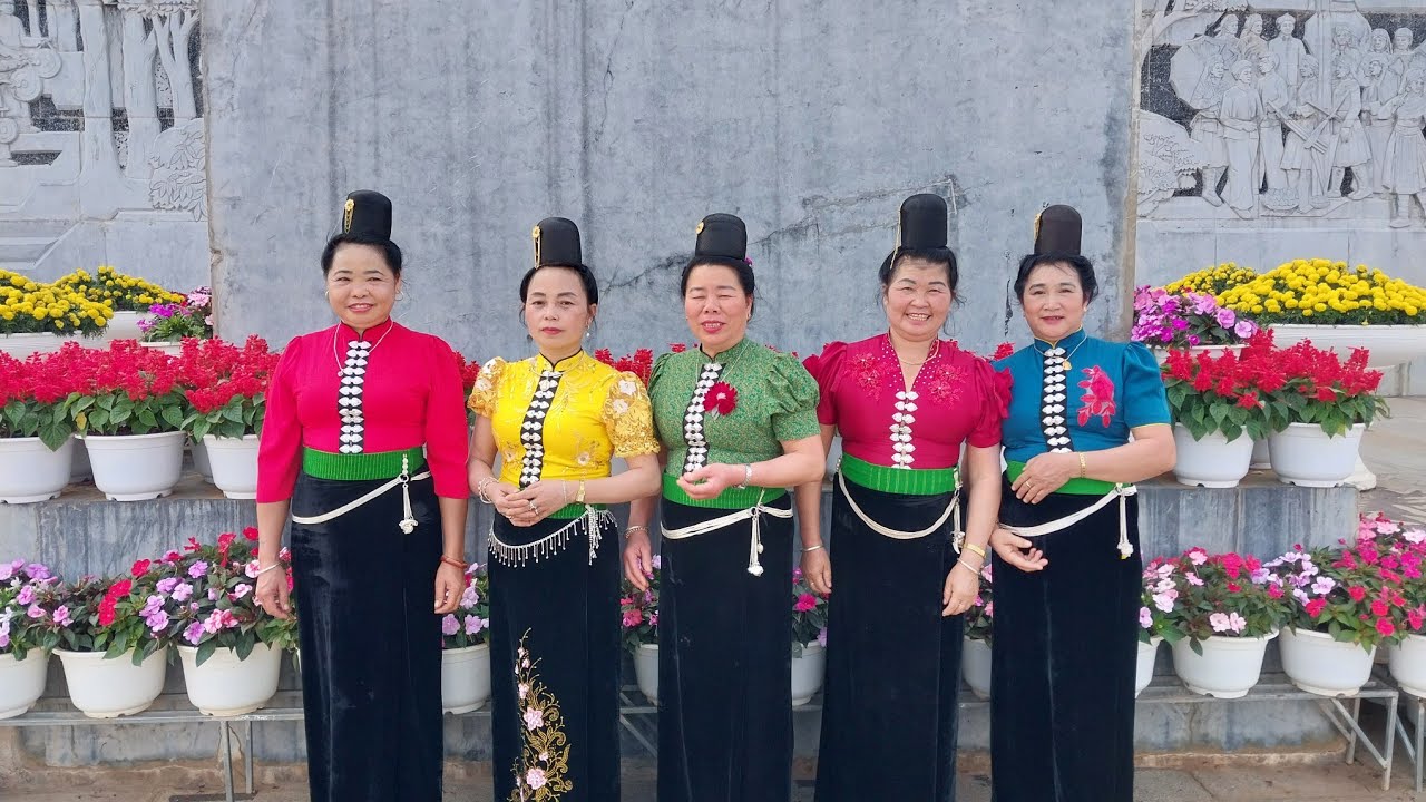 ANH HOA NHÀI HÁT LẤY CẢ HAI VỢ