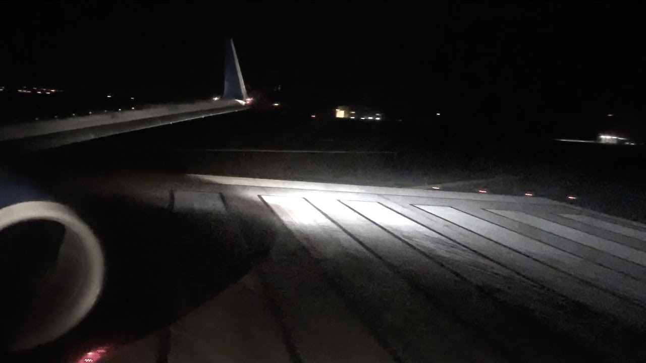 Delta 737-800 Roaring Midnight Takeoff from Denver