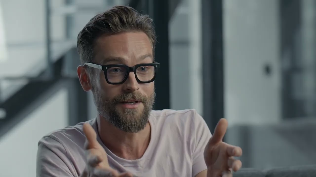 The Ex-wife S1 extras - Tom Mison Interview