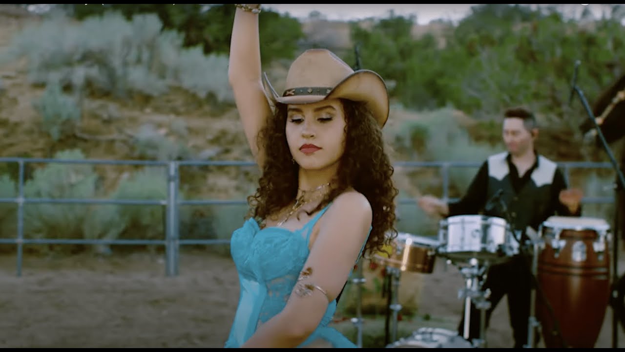 Estevie - como yo (Official Video)