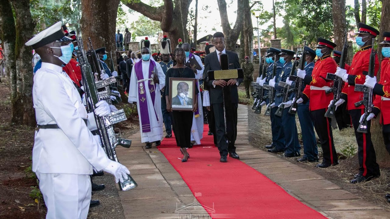 LIVE!! MWAI KIBAKI BEING LAID TO REST AT HIS HOME IN OTHAYA!!
